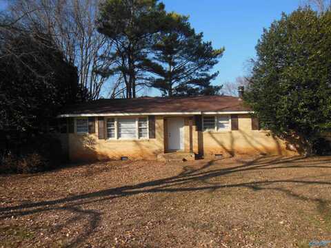 6114 Stratford Court NW, Huntsville, AL 35806