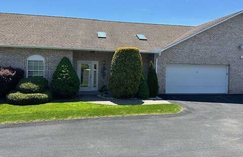 2750 Iowa Dr, Lower Burrell, PA 15068