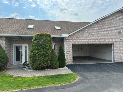 2750 Iowa Dr, Lower Burrell, PA 15068