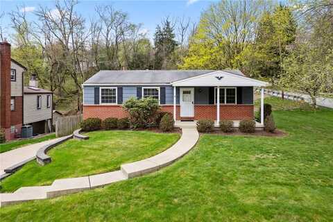 722 Pine Valley Dr, Plum, PA 15239
