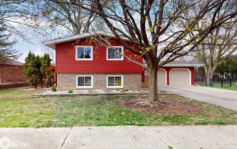 1044 14th St SE, Mason City, IA 50401