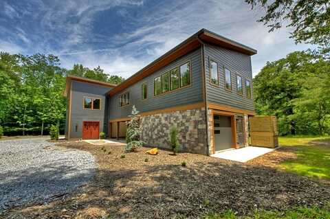494 Riverbend Manor, Blue Ridge, GA 30513