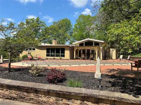 805 Lynnwood Drive, Minerva, OH 44657
