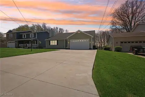 1992 Springfield Lake Boulevard, Akron, OH 44312