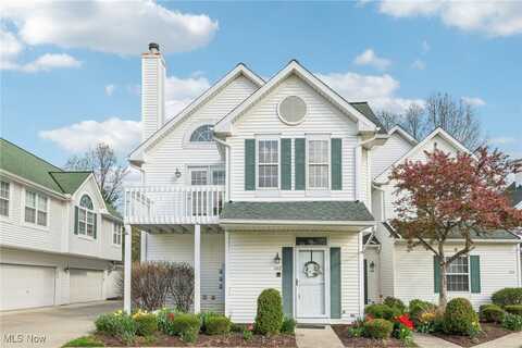 162 Vista Court, North Olmsted, OH 44070