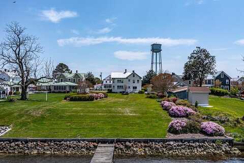 742 Main Street, Reedville, VA 22539