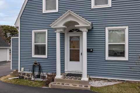 40 Concord Way, Portsmouth, NH 03801