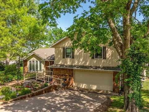 900 Briarwood Drive, Bartlesville, OK 74006