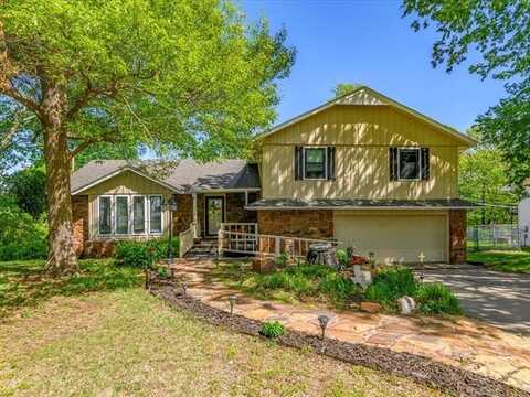 900 Briarwood Drive, Bartlesville, OK 74006