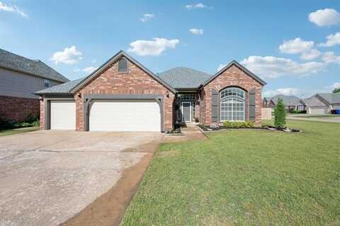 1504 S Desert Palm Avenue, Broken Arrow, OK 74012
