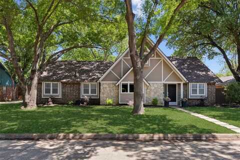 2222 Ravenwood Drive, Grand Prairie, TX 75050