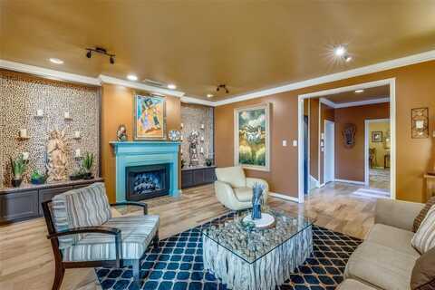5713 Pershing Avenue, Fort Worth, TX 76107