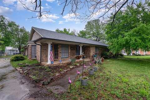 2808 Tanglewood Drive, Commerce, TX 75428