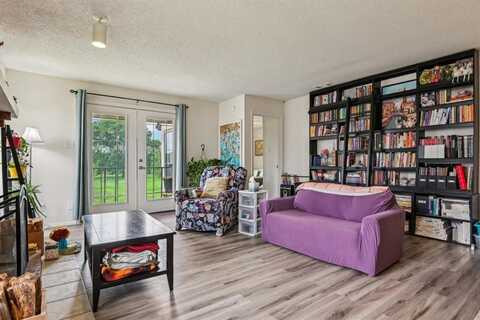 911 Turtle Lake Blvd, Irving, TX 75060