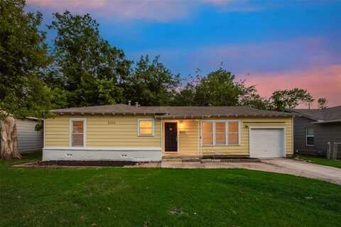 5304 Nadine Drive, Haltom City, TX 76117