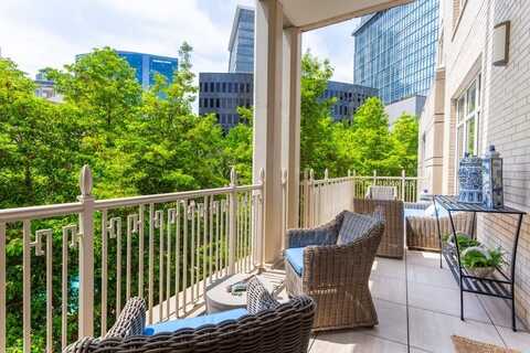 2555 N PEARL Street, Dallas, TX 75201