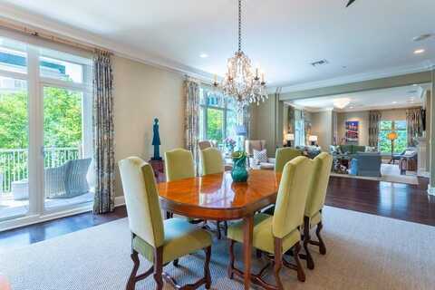 2555 N PEARL Street, Dallas, TX 75201