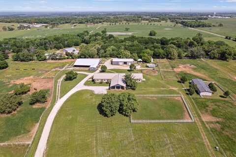 9979 Oak Creek Drive, Pilot Point, TX 76258