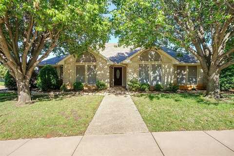 6011 Castle Creek Road, Arlington, TX 76017