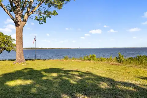 9076 Clear Lake Road, Kingston, OK 73439