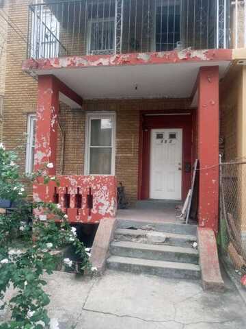 372 Atkins Ave, Brooklyn, NY 11208