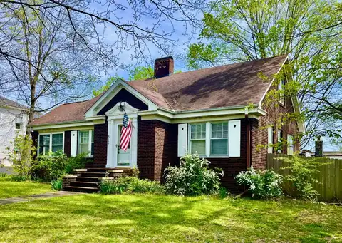 315 W. Main St., Carmi, IL 62821