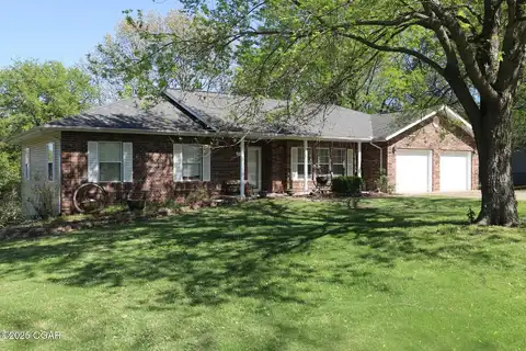 2211 William H, Neosho, MO 64850