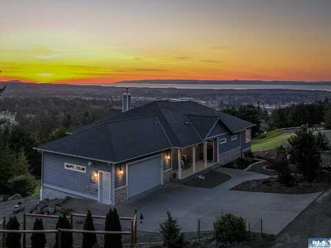 52 Carriage Dr, Sequim, WA 98382