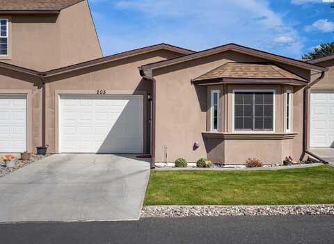 205 S Tweedt Pl., Kennewick, WA 99336