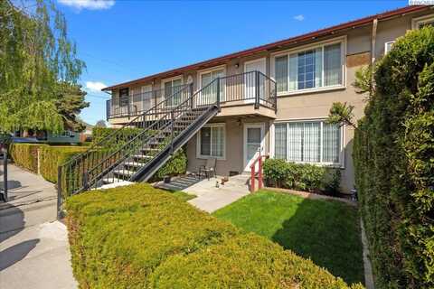 526 S 40th, West Richland, WA 99353