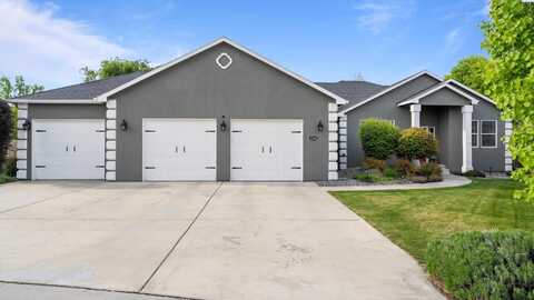 6208 Buena Ct, Pasco, WA 99301