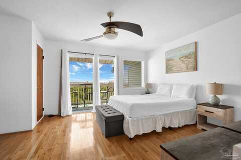 8522 Gulf Blvd, Navarre, FL 32566