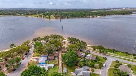 4 NW Baublits Dr, Pensacola, FL 32507