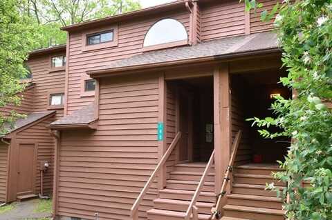 140 English Court, Bushkill, PA 18324