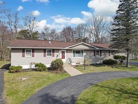 148 Summit Avenue, Pocono Summit, PA 18346