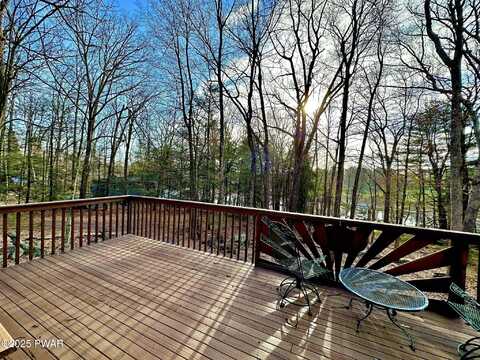 205 Waterview Drive, Lords Valley, PA 18428