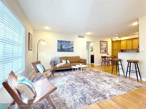 2190 NE 68th St, Fort Lauderdale, FL 33308