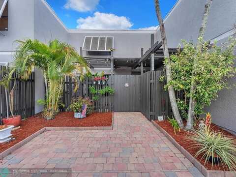 1521 NW 113th Ter, Pembroke Pines, FL 33026