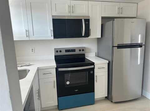 8300 Sunrise Lakes Blvd, Sunrise, FL 33322
