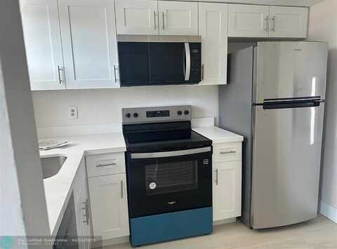 8300 Sunrise Lakes Blvd, Sunrise, FL 33322