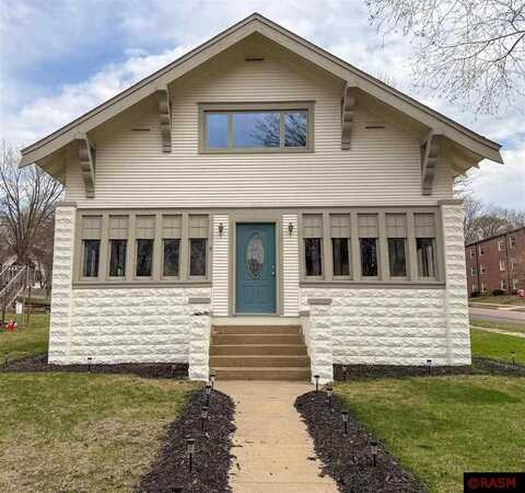 329 S 2nd Street, Le Sueur, MN 56058