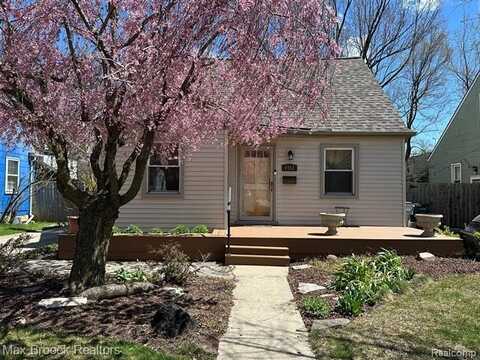2452 MORTENSON Boulevard, Berkley, MI 48072