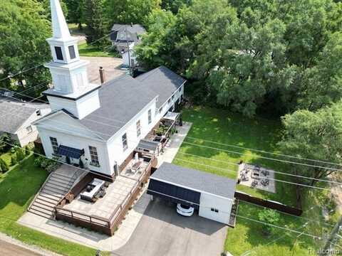 1422 MILMINE Street, Leonard, MI 48367