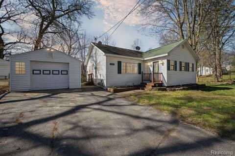 6187 THREE LAKES Drive, Brighton, MI 48116