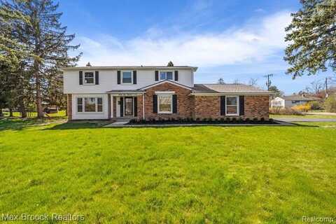 6212 BUXTON Drive, West Bloomfield, MI 48322
