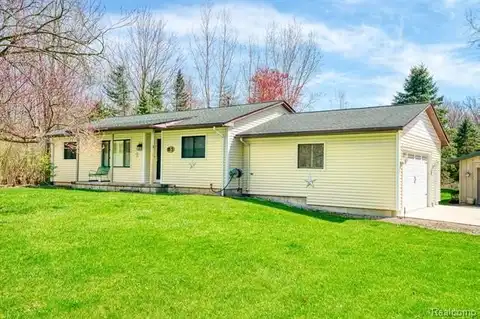 9333 W COON LAKE Road, Gregory, MI 48137