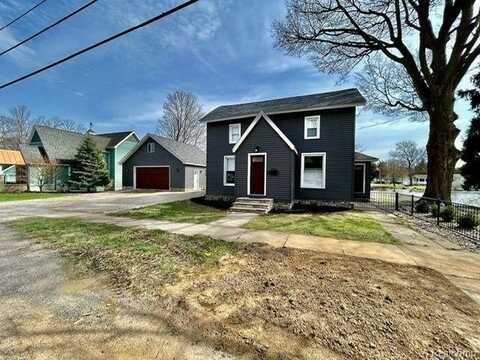 412 E ELLEN Street, Fenton, MI 48430
