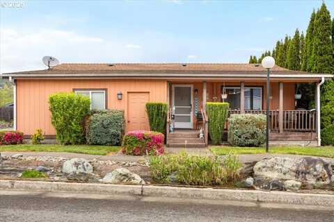 120 LITTLEBROOK LN, Roseburg, OR 97471
