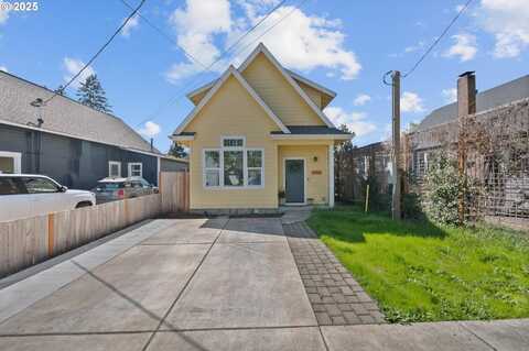 170 E 3rd ST, Newberg, OR 97132