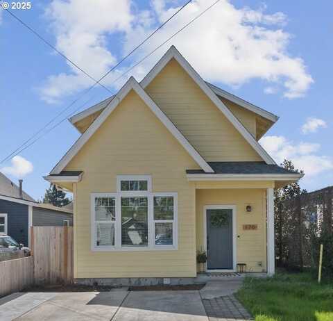 170 E 3rd ST, Newberg, OR 97132